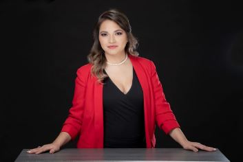 <b>STEFANNY GUERRERO</b> <BR>Grandes experiencias pueden ser construidas a partir de un sueño, y ese sueño se convierte en realidad cuando juntas comenzamos a planificar tu BODA.